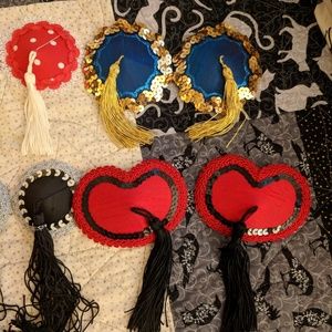 Burlesque dancer pasties